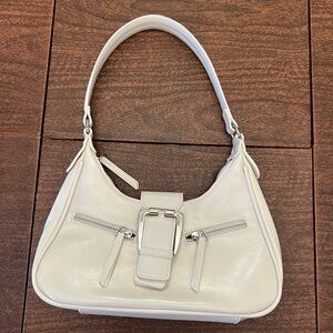 White shoulder bag with buckle